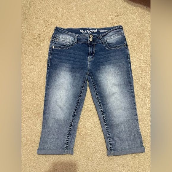 Wallflower Size 9 Insta Stretch Capris - Picture 1 of 8